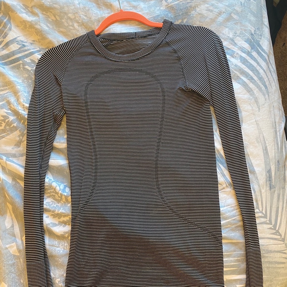 Lululemon Swiftly Tech Long Sleeve (Size 4)